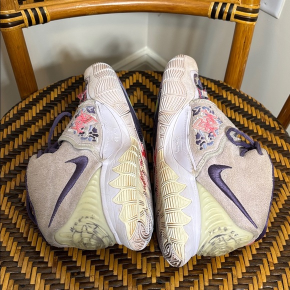 Nike Kyrie 6 Asia Irving Barely Grape CD5031-500